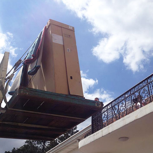 Transporte y traslado de pianos acústicos con camión equipado, embalaje especial y manipulación experta por José Sojo